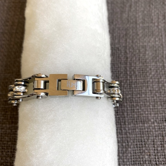 Heavy Metal Bike Chain Bracelet - Picture 2 of 3